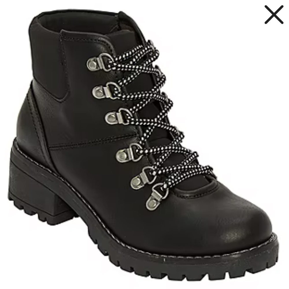 NWT St. John’s Bay Black ankle boots